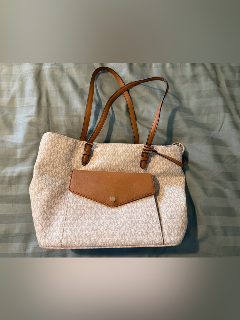 Michael Kors Jet Set Travel Tote. Cream and tan.